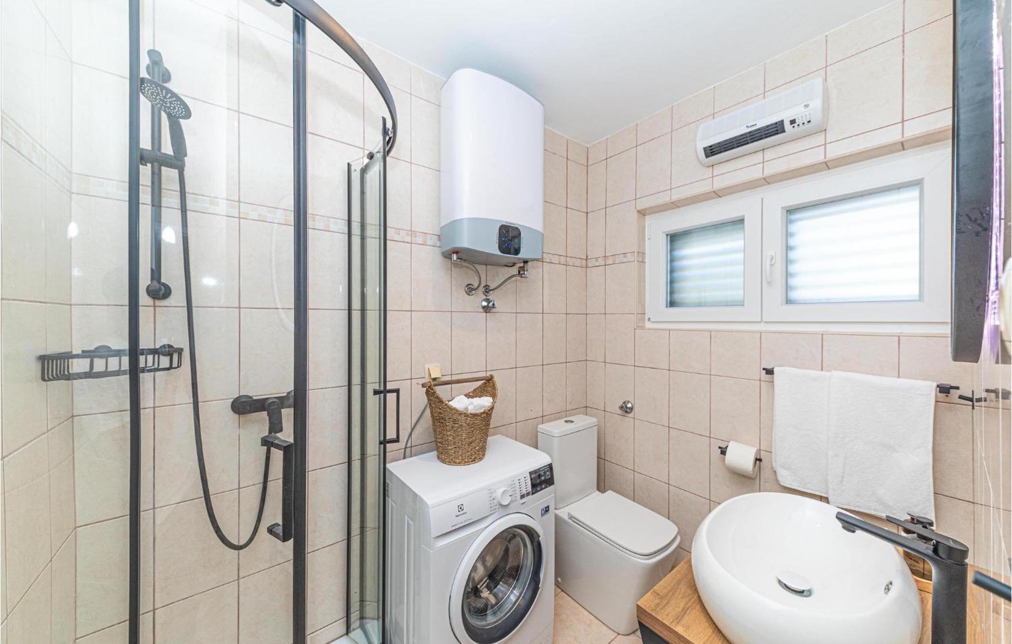 3 Bedroom Lovely Home In Jadrija Bagian luar foto